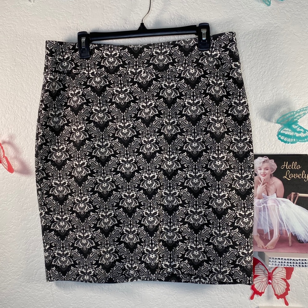 Lena Gabrielle Black White Pattern Skirt
